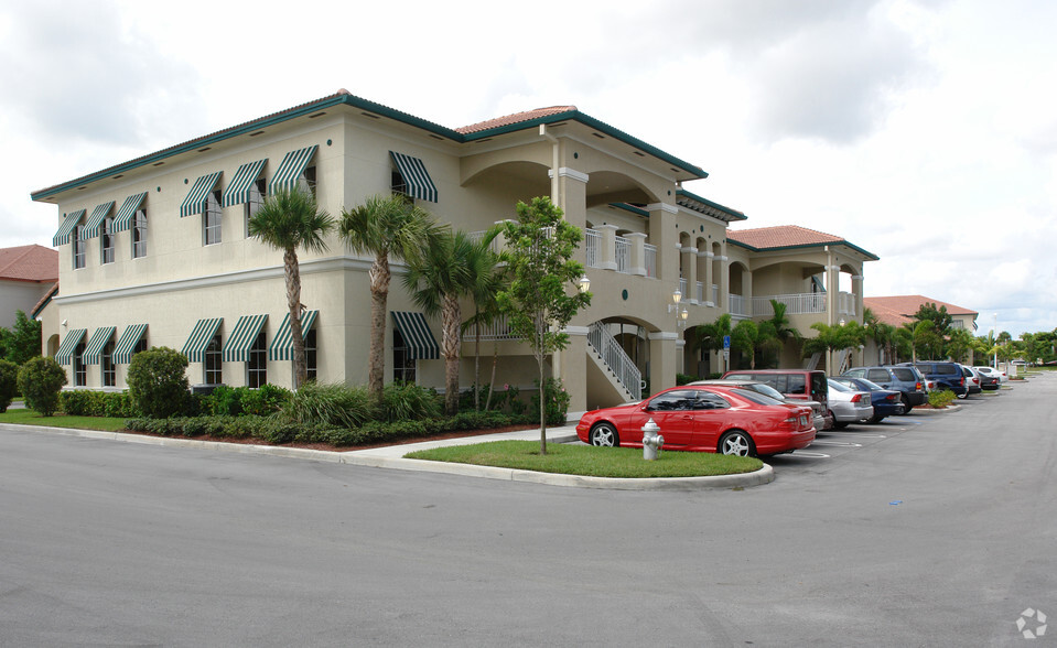 5571 N University Dr, Coral Springs, FL en alquiler - Foto del edificio - Imagen 2 de 35