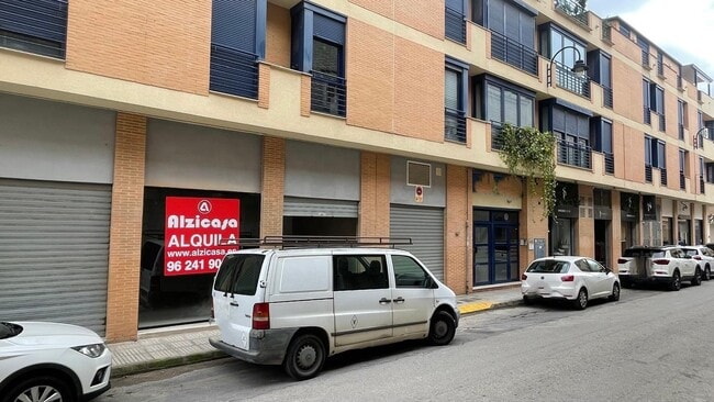 Más detalles de Carrer Cruz del Cardenal, 1, Alzira - Local en alquiler