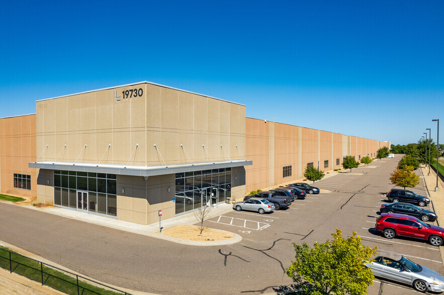 19730 S Diamond Lake Rd, Rogers, MN en alquiler - Foto del edificio - Imagen 1 de 11