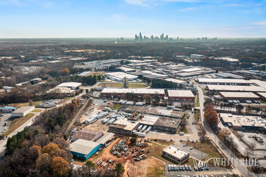 4330 Chesapeake Dr, Charlotte, NC en venta - Foto del edificio - Imagen 2 de 7