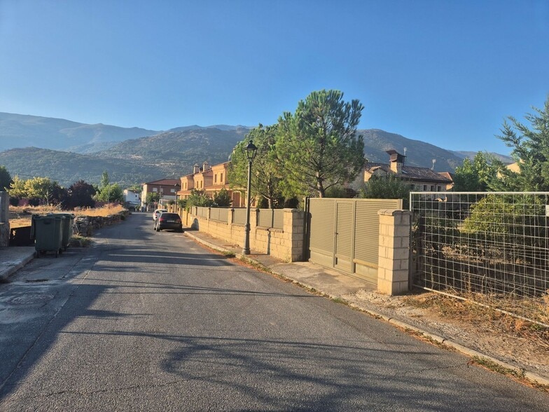 Terreno en Navaluenga, Ávila en venta - Foto del edificio - Imagen 2 de 6