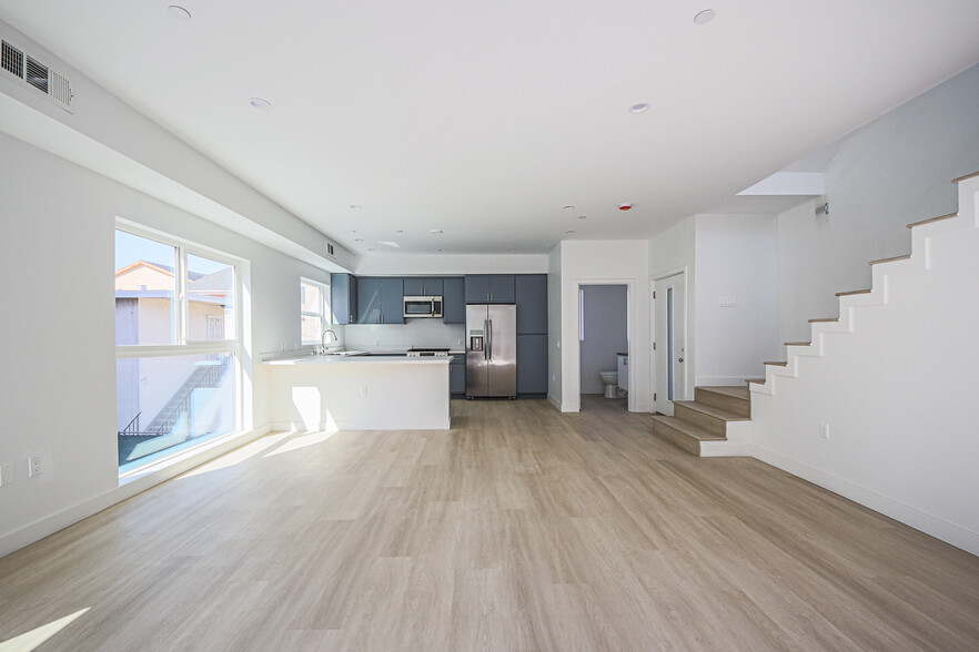 5263 Cartwright Ave, North Hollywood, CA en venta - Foto del edificio - Imagen 2 de 40