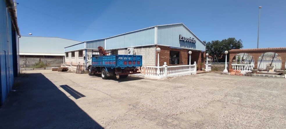 Nave en Malpartida de Cáceres, Cáceres en venta - Foto del edificio - Imagen 2 de 27