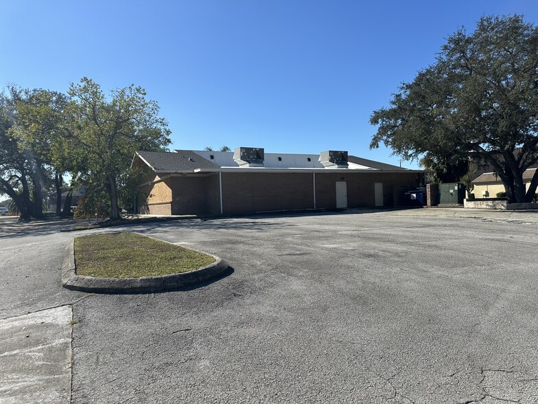 2250 E Busch Blvd, Tampa, FL en venta - Foto del edificio - Imagen 2 de 12