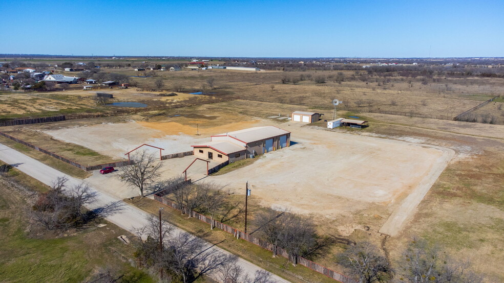 7240 Jackson Rd, Krum, TX en venta - Foto del edificio - Imagen 2 de 7