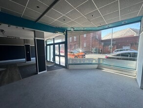 8 Finkle St, Workington en venta Foto del interior- Imagen 2 de 4