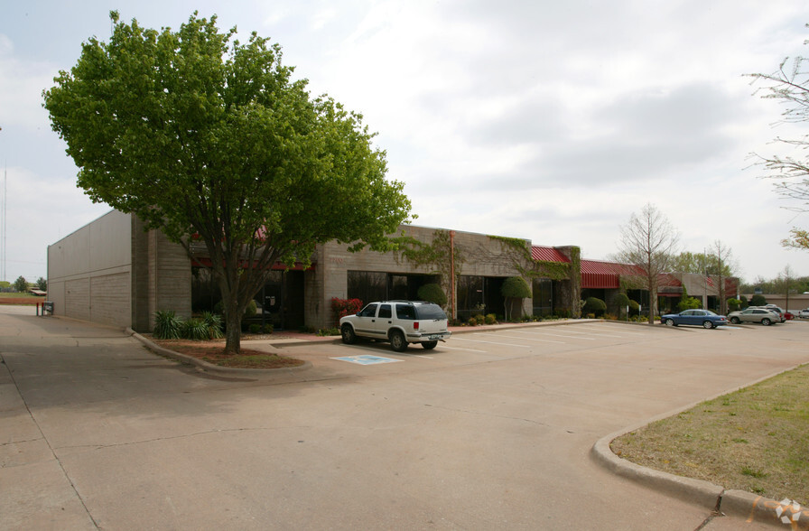 7700 N Hudson Ave, Oklahoma City, OK en alquiler - Foto del edificio - Imagen 3 de 24