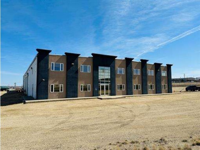 14605 97th St, Grande Prairie, AB en alquiler Foto del edificio- Imagen 1 de 15