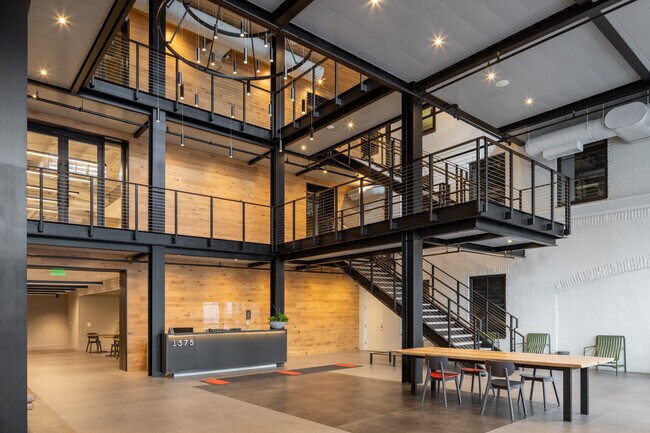 Más detalles de 1375 Peachtree St NE, Atlanta, GA - Oficina en alquiler