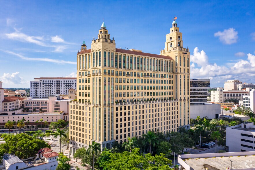 121 Alhambra Plz, Coral Gables, FL en alquiler - Foto del edificio - Imagen 3 de 11