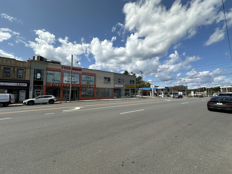 11-19 Northern Blvd, Great Neck, NY en alquiler - Foto del edificio - Imagen 3 de 20