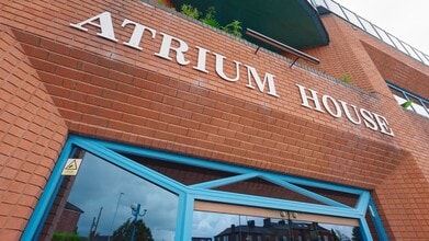 574 Manchester Rd, Bury en alquiler - Vídeo de anuncio comercial