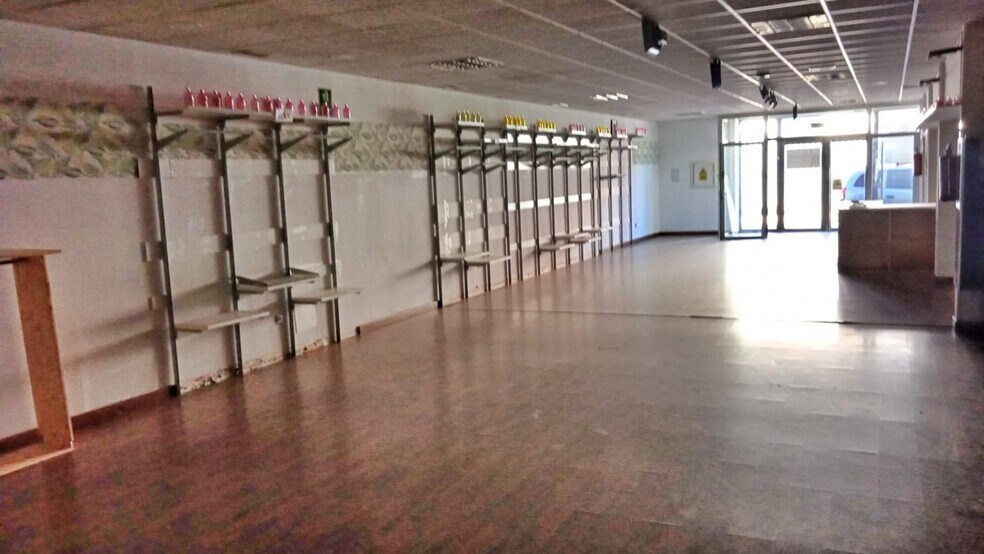 Nave en Cáceres en alquiler - Foto del edificio - Imagen 2 de 6