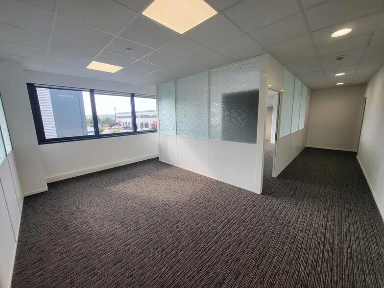 355 Avenue Henri Schneider, Meyzieu en alquiler - Foto del interior - Imagen 3 de 6