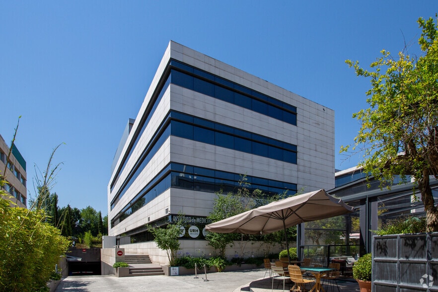 Camino de la Zarzuela, 19-21, Madrid, Madrid en alquiler - Foto del edificio - Imagen 2 de 3