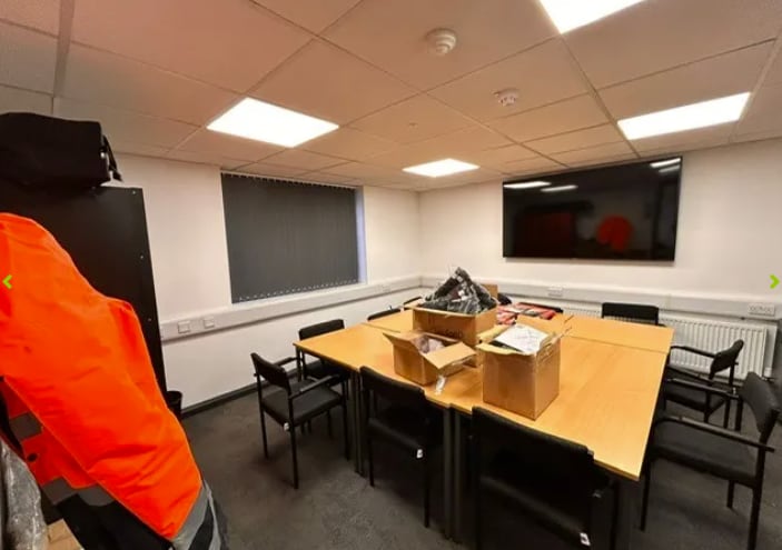 4 Stafford Park, Telford, SHR TF3 3BA - Unidad C4 - - Foto del interior - Image 1 of 2