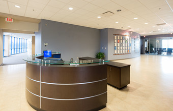 7915 Baymeadows Way, Jacksonville, FL en alquiler Lobby- Imagen 1 de 9