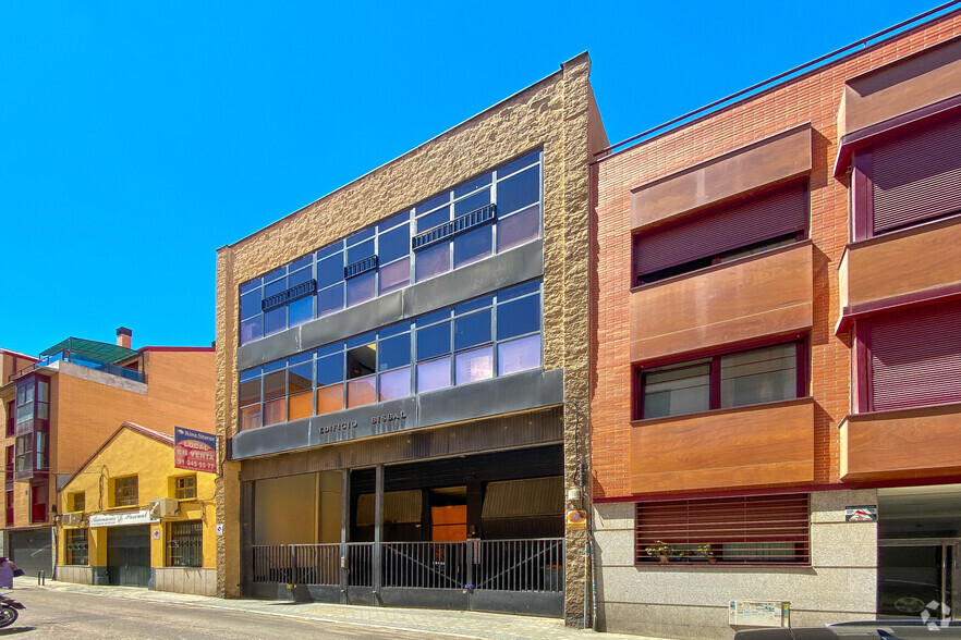 Pasaje la Bisbal, 6, Madrid, Madrid en alquiler - Foto del edificio - Imagen 1 de 2