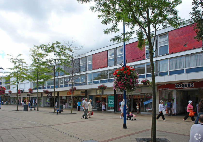 68 Queensmead, Farnborough en alquiler - Foto del edificio - Imagen 2 de 2