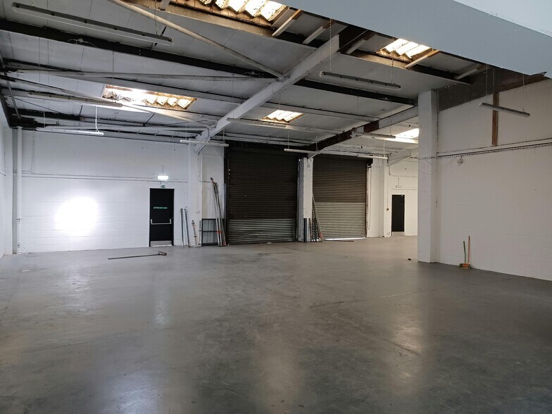 144-146 Beddington Ln, Croydon en venta - Foto del edificio - Imagen 2 de 13