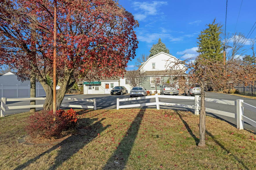 307 Oak Tree Ave, South Plainfield, NJ en venta - Foto del edificio - Imagen 3 de 34