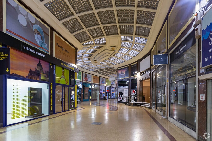 Edificio residencial en Madrid, Madrid en venta - Foto del edificio - Imagen 2 de 3