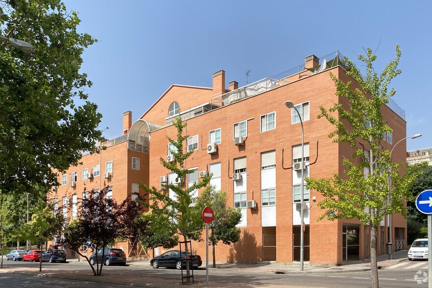 Calle Estafeta, 24, Madrid, Madrid en venta - Foto del edificio - Imagen 2 de 2