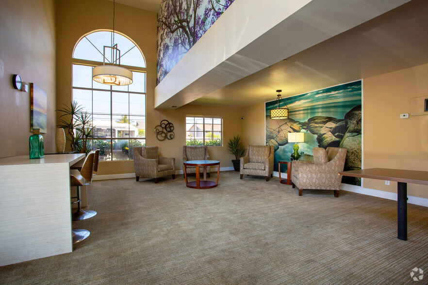 16171 Springdale St, Huntington Beach, CA en venta - Lobby - Imagen 3 de 12