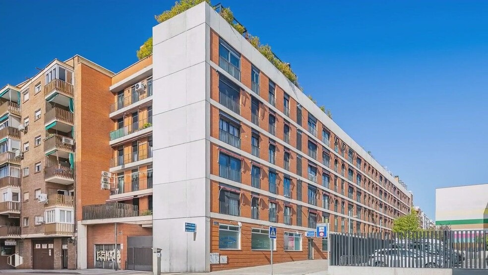 Local en Madrid, Madrid en alquiler - Vídeo de anuncio comercial - Imagen 1 de 2
