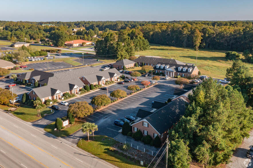 700 Plaza Cir, Clinton, SC en alquiler - Foto del edificio - Imagen 1 de 4