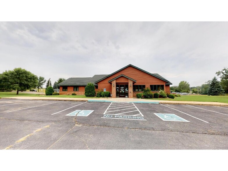 7900 Chapin Dr NE, New London, MN en venta - Foto del edificio - Imagen 1 de 13