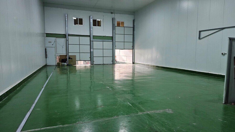 Nave en Colmenar, Málaga en venta - Foto del interior - Imagen 3 de 6