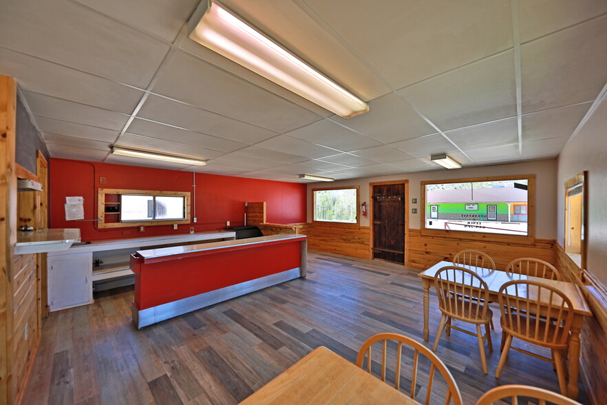 512 Byers Ave, Hot Sulphur Springs, CO en venta - Foto del interior - Imagen 3 de 30