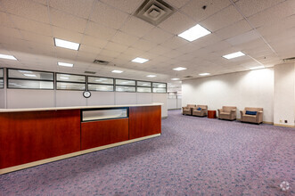 1700 Magnavox Way, Fort Wayne, IN en alquiler Lobby- Imagen 2 de 12