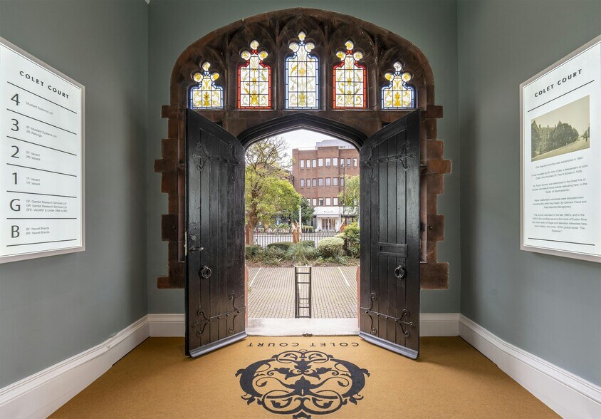 100 Hammersmith Rd, London en alquiler - Foto del edificio - Imagen 3 de 8