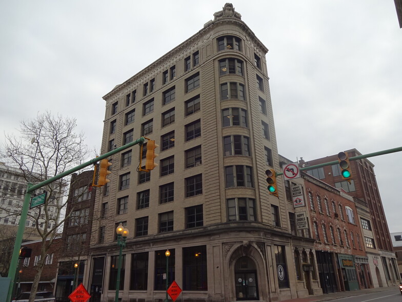 8 Capitol Street and 800 Kanawha Blvd E, Charleston, WV en alquiler - Foto del edificio - Imagen 2 de 9