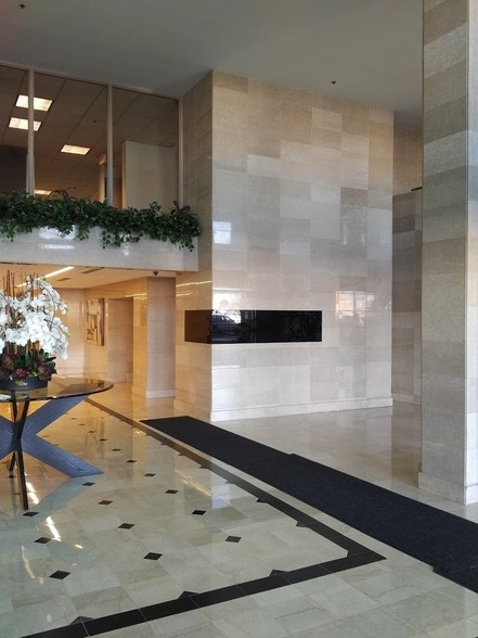 5777 W Century Blvd, Los Angeles, CA en alquiler - Lobby - Imagen 2 de 2