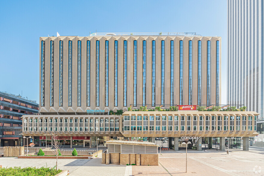 Plaza De Carlos Trías Bertrán, 4, Madrid, Madrid en alquiler - Foto del edificio - Imagen 3 de 11