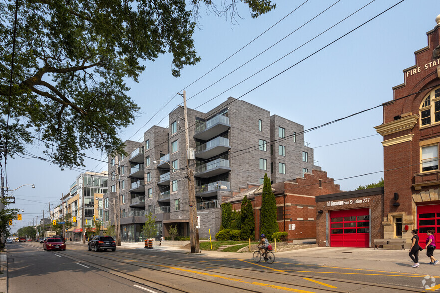 1884 Queen St E, Toronto, ON en alquiler - Foto del edificio - Imagen 3 de 5