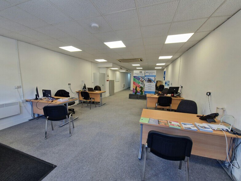 98 West St, Fareham en venta - Foto del edificio - Imagen 3 de 14