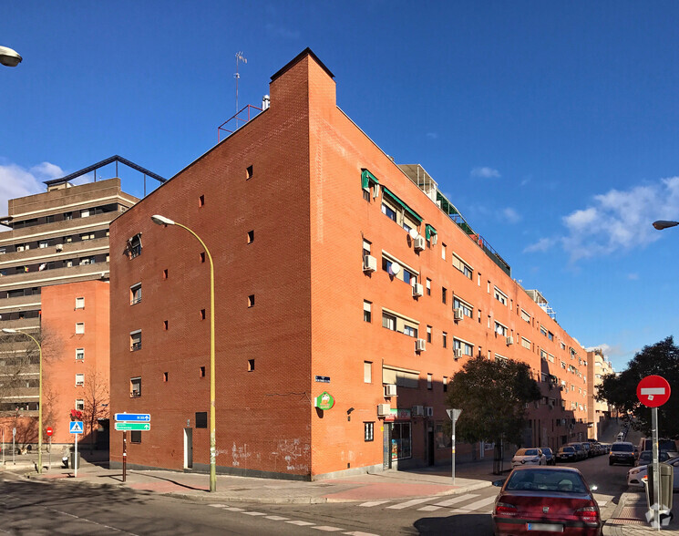 Calle De Concejo De Teverga, 21, Madrid, Madrid en venta - Foto del edificio - Imagen 3 de 3