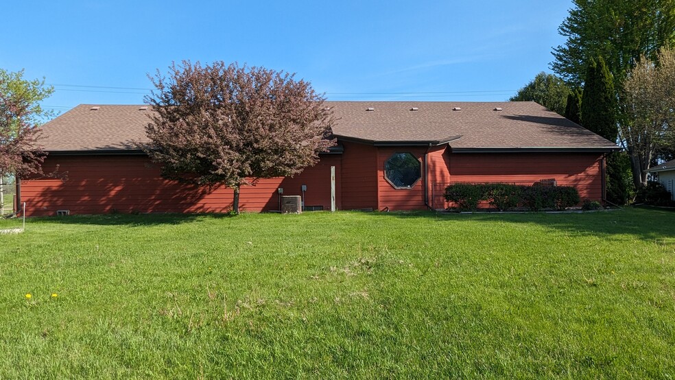 1276 W Winneconne Ave, Neenah, WI en venta - Foto del edificio - Imagen 2 de 33