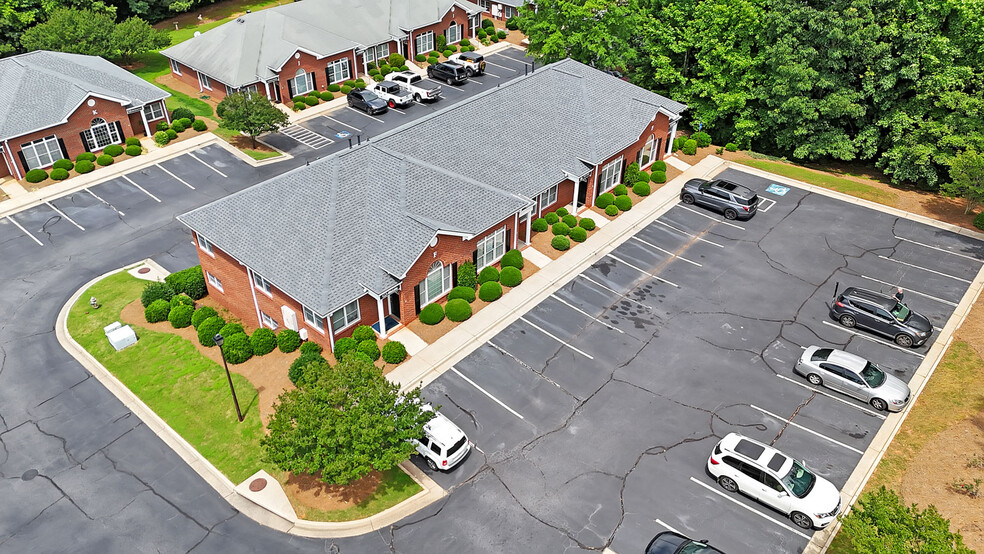 555 Sun Valley Dr, Roswell, GA en alquiler - Foto del edificio - Imagen 3 de 7