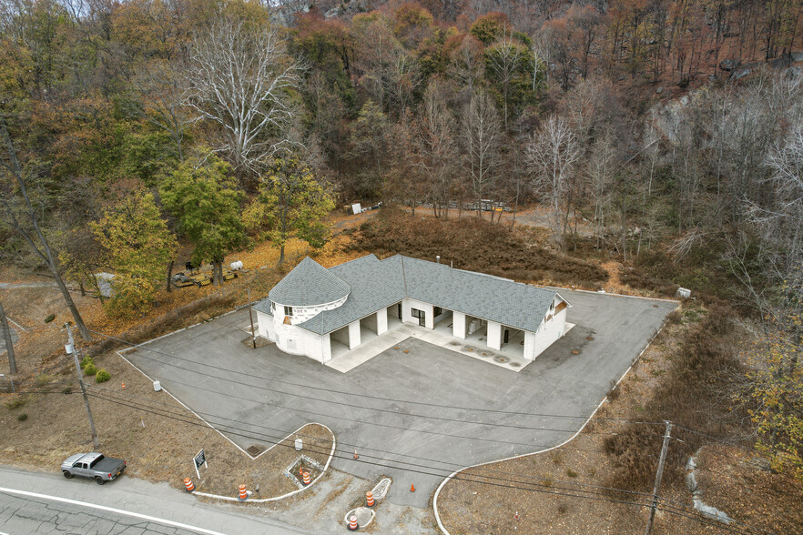 70 Roa Hook Rd, Cortlandt Manor, NY en venta - Foto del edificio - Imagen 1 de 32