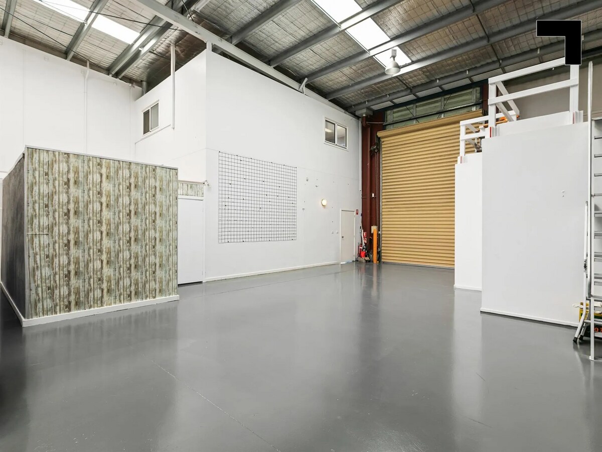 2-14 Taylor St, Yarraville, VIC 3013 - Unidad 2 - - Foto del interior - Image 1 of 3