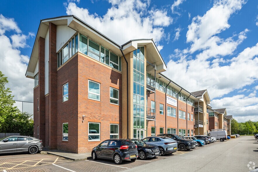 Westwood Park Dr, Wigan en alquiler - Foto del edificio - Imagen 2 de 2