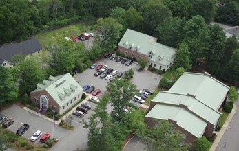 11 Red Roof Ln, Salem, NH - VISTA AÉREA  vista de mapa - Image1