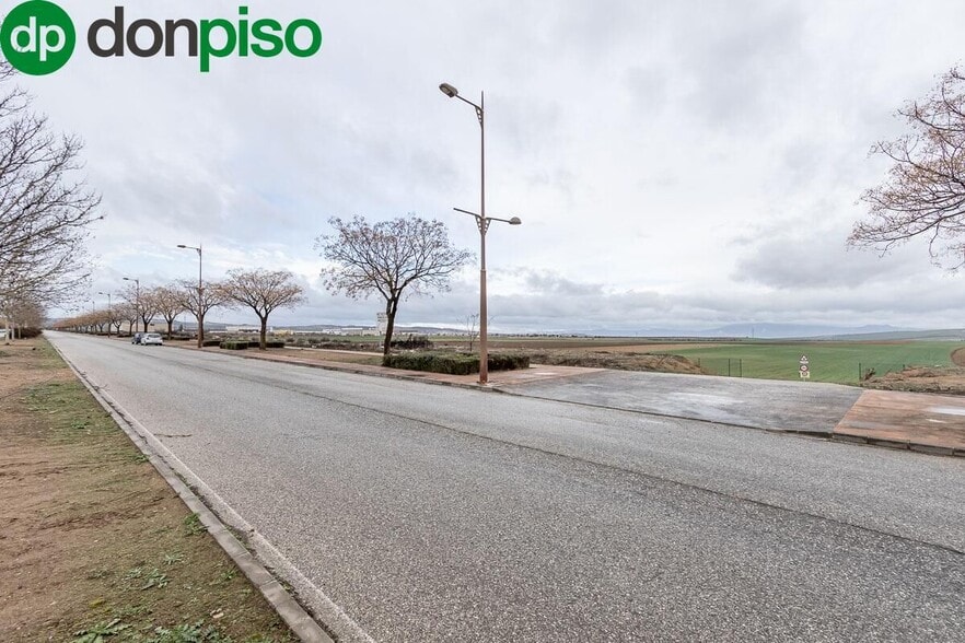 Nave en Escúzar en venta - Foto del edificio - Imagen 2 de 20