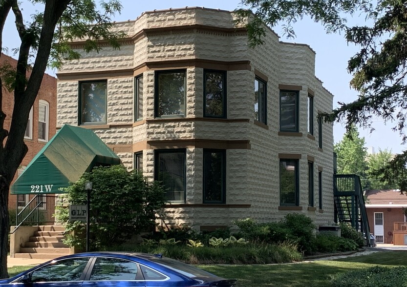 221 W Illinois St, Wheaton, IL en venta - Foto del edificio - Imagen 2 de 7