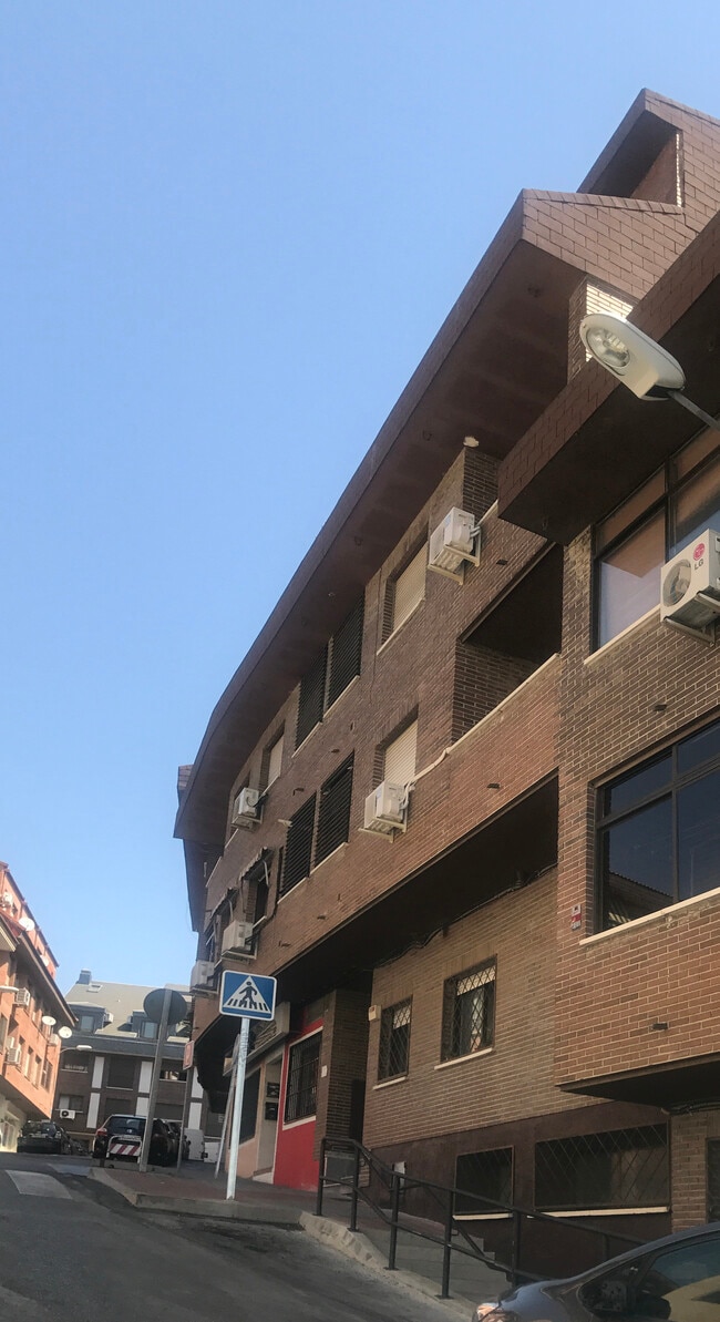 Más detalles de Calle Nogal, 1, Las Rozas de Madrid - Edificio residencial​ en venta